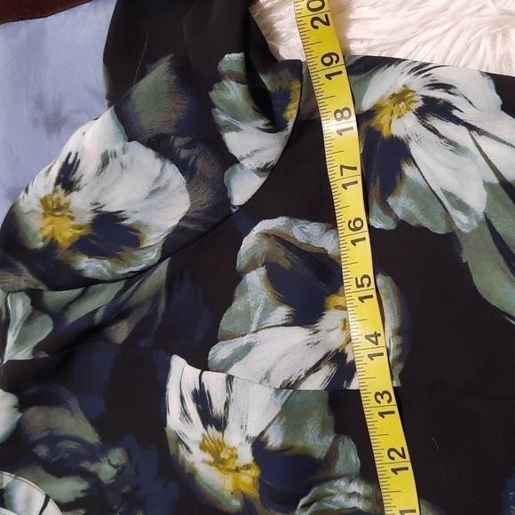 Simply Vera Top - Picture 5 of 7